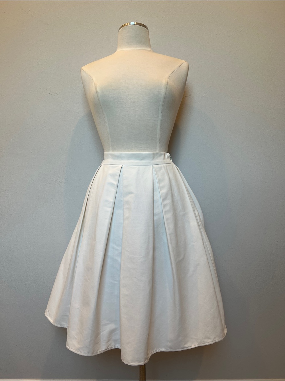 CH Carolina Herrera Cream Party Skirt